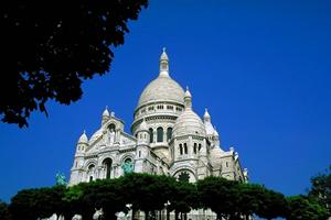 初心者でも安心のサーフスクール