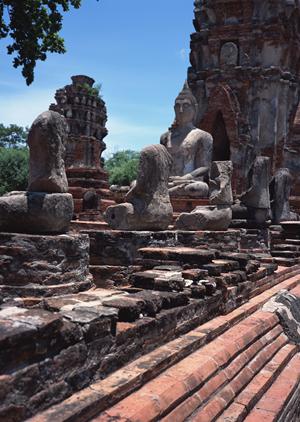 羽田空港直結のホテルレストラン：オールデイダイニング グランドエールの魅力と詳細情報